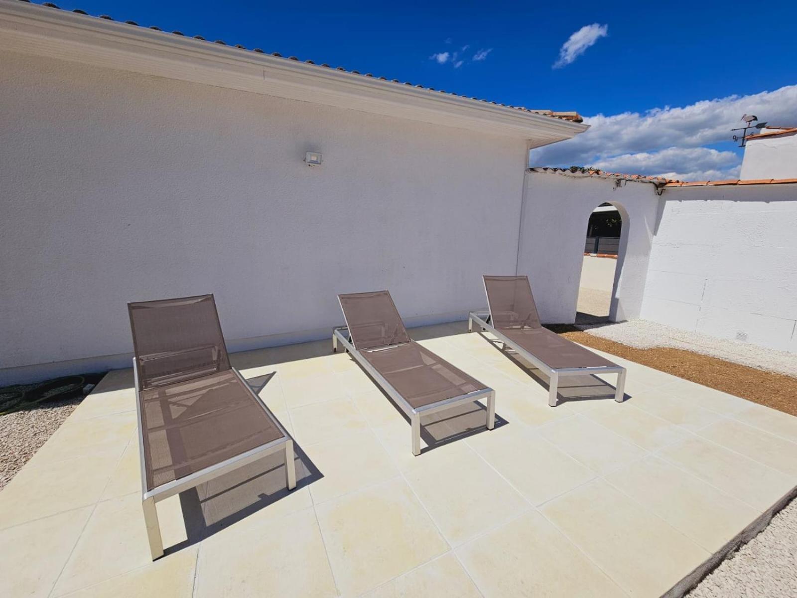 Maison De Vacances Entiere A 10 Mn De La Rochelle Dompierre-sur-Mer Екстериор снимка