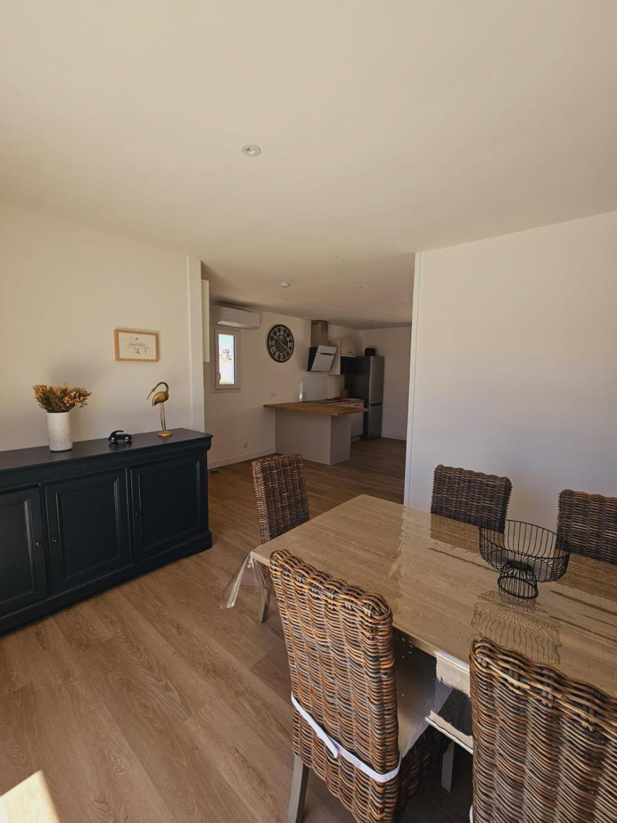 Maison De Vacances Entiere A 10 Mn De La Rochelle Dompierre-sur-Mer Екстериор снимка